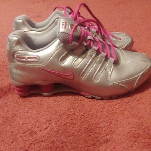Women's Nike shox silver and pink size 8.5